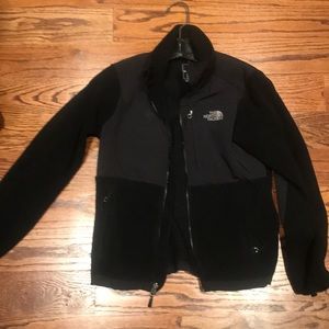 The North Face Women’s Fleece Jacket Zip Up